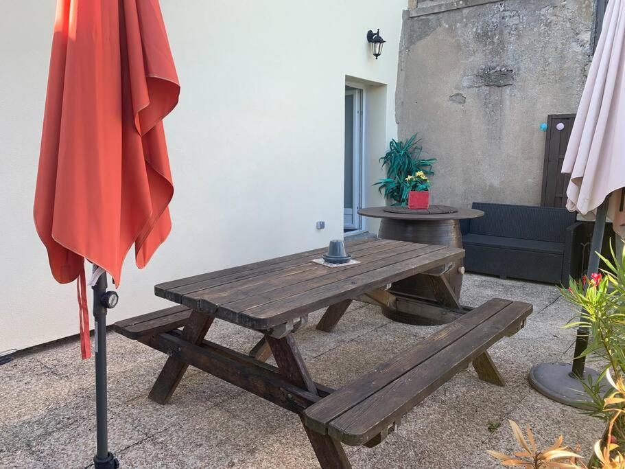 Апартаменти Studio Cosy Avec Terrasse. Boyer Екстер'єр фото